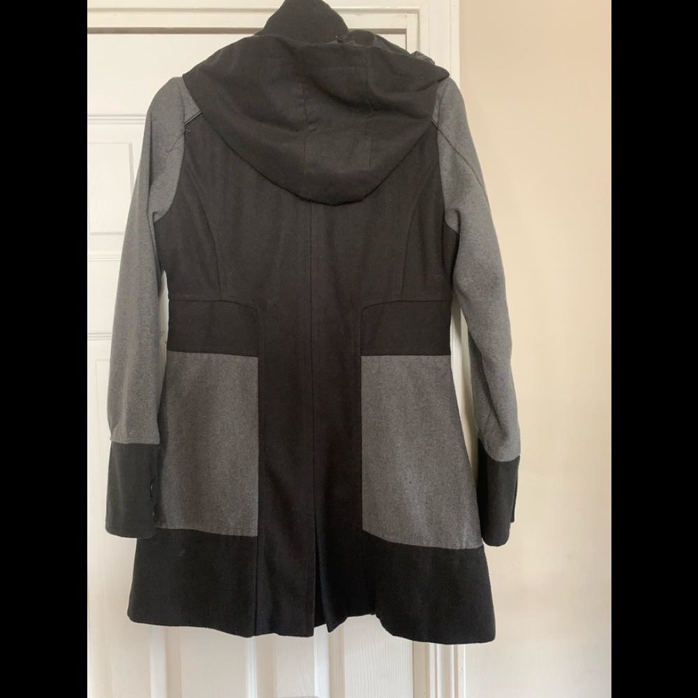 YOKI of New York Black & Gray Coat, Size Medium - Picture 7 of 8